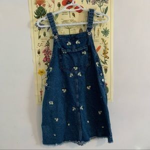 Adorable daisy denim overall pinafore dress